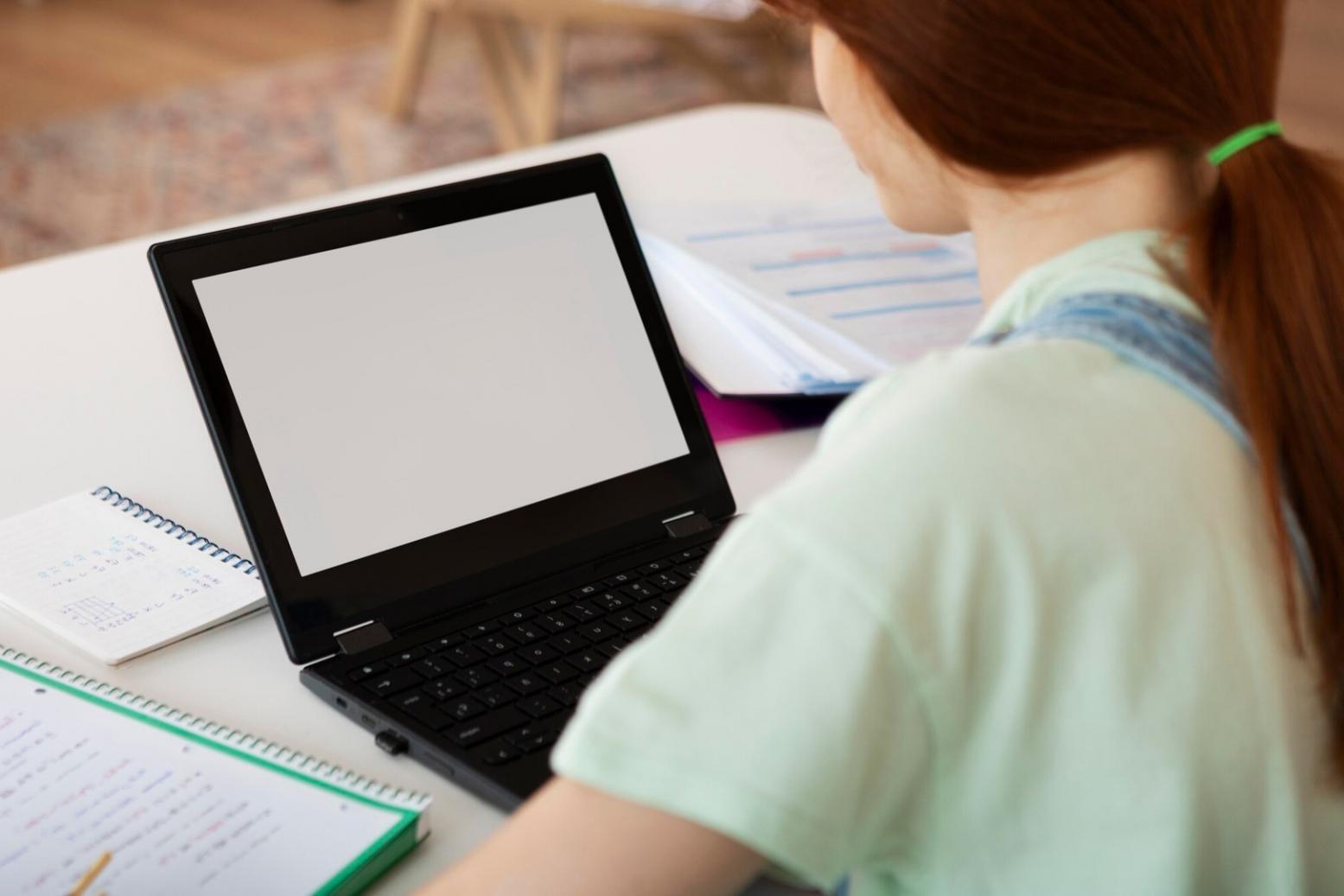 Investmentstrategien und Portfolioaufbau - von Grundlagen bis zu fortgeschrittenen Techniken